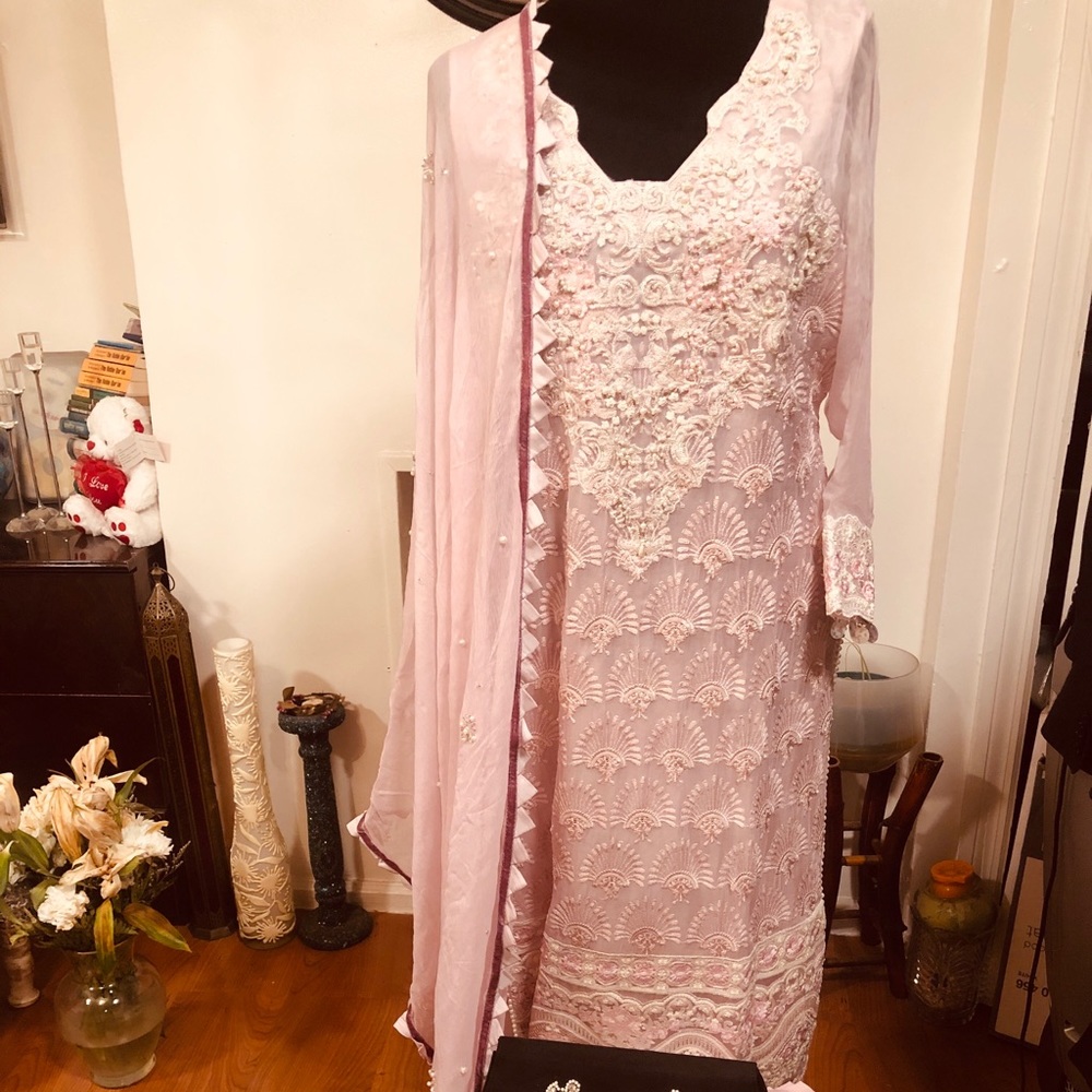 Rang Rasiya Pakistani Luxury Chiffon Suit